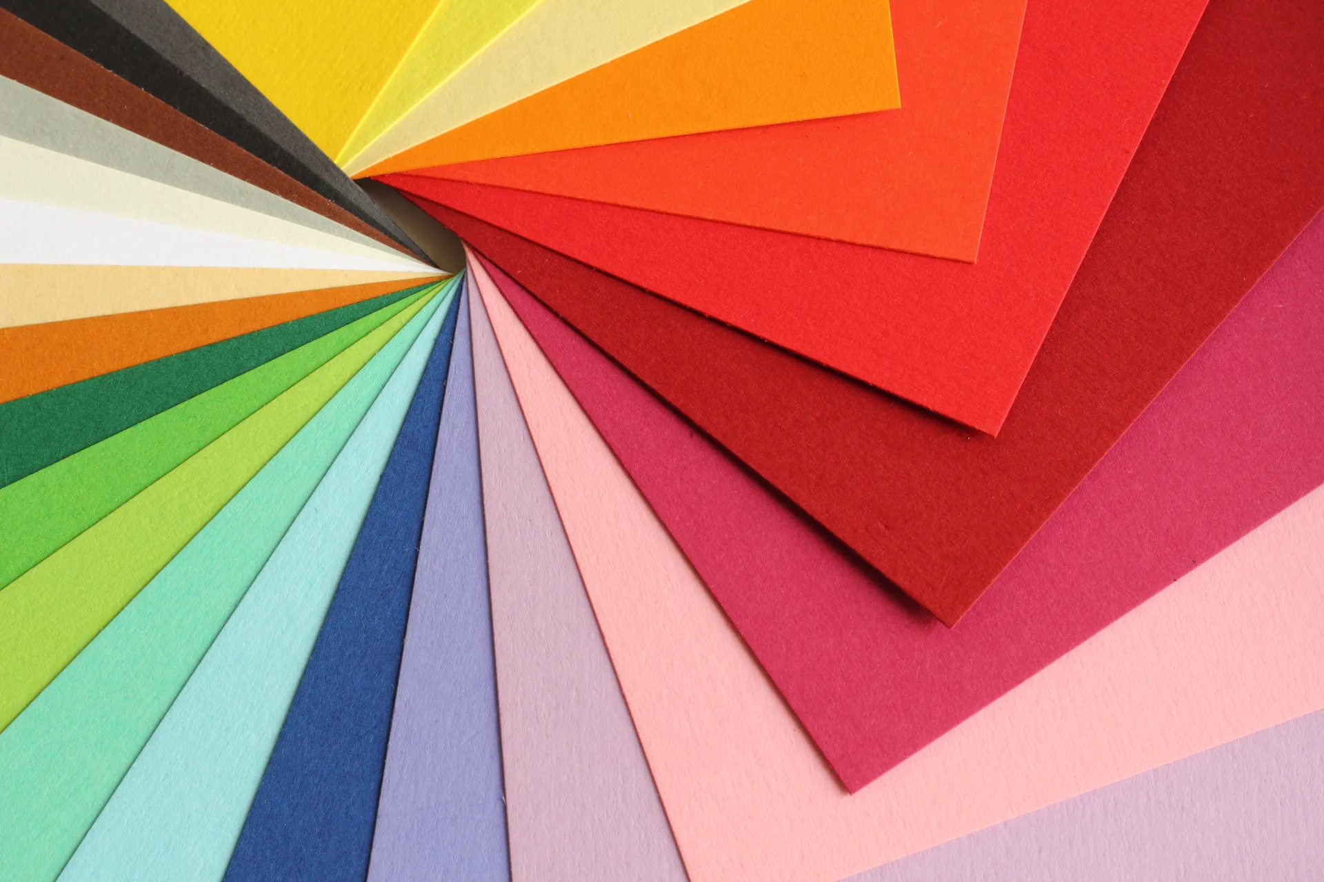 Décoratif.   Photo illustrant une variété de cartons de couleur.